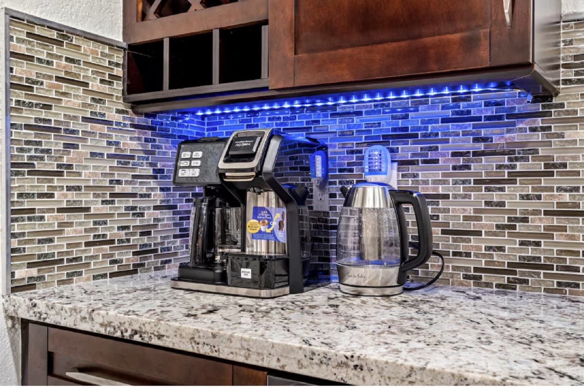 Coffee or tea, slow mornings start right here ☕