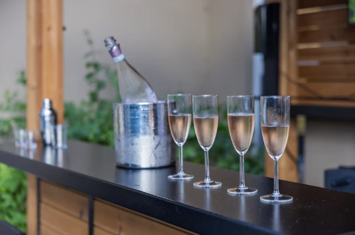 Champagne tastes better under the open sky 🥂